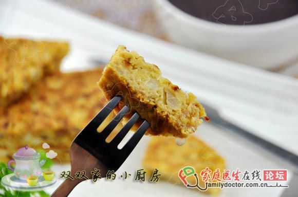 上班族媽媽如何搞定一份營養(yǎng)美味早餐——馬蹄肉餅+黑米粥
