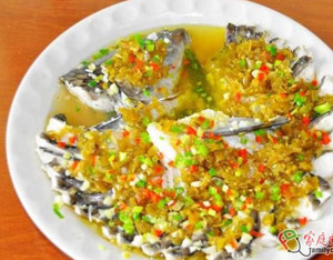 【美食達(dá)人】+剁椒魚(yú)頭的做法