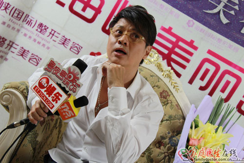 尹天照接受媒體訪問