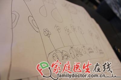 小凱（化名）畫(huà)了很多很漂亮的畫(huà)