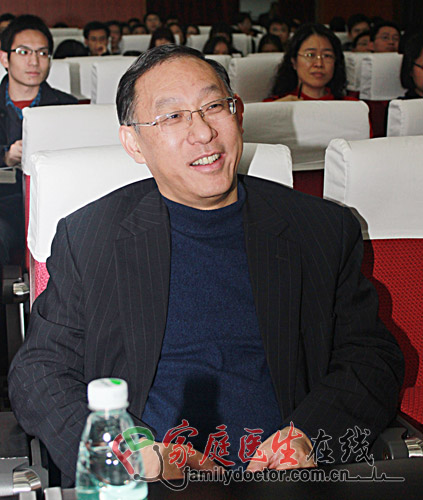 馮曉源認為未來影像醫(yī)學(xué)將能深入探索疾病 最終預(yù)測疾病